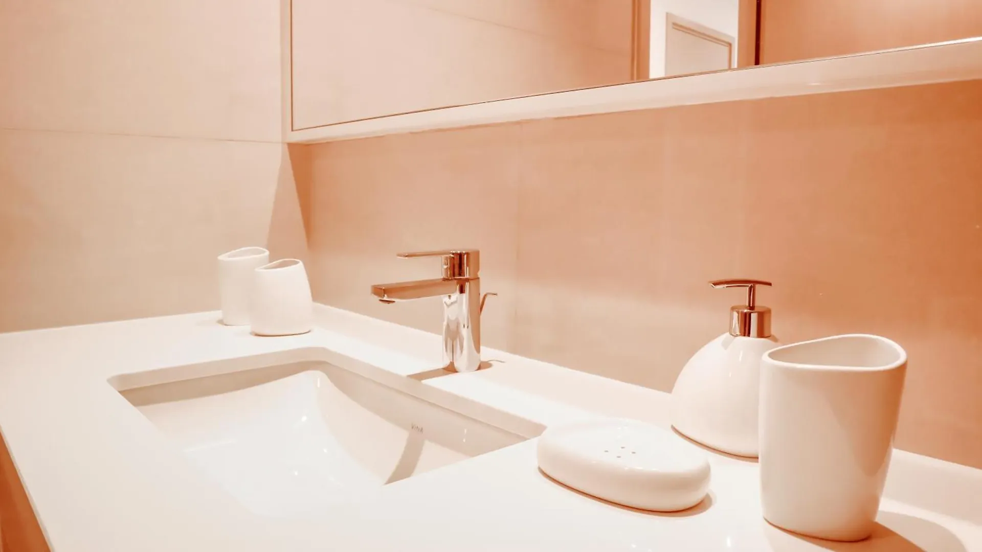 Burj Royale Condo, Close To Dubai Mall & Attractions 0*,  United Arab Emirates