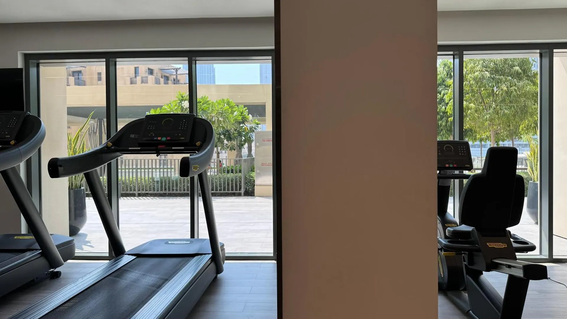 Burj Royale Condo, Close To Dubai Mall & Attractions